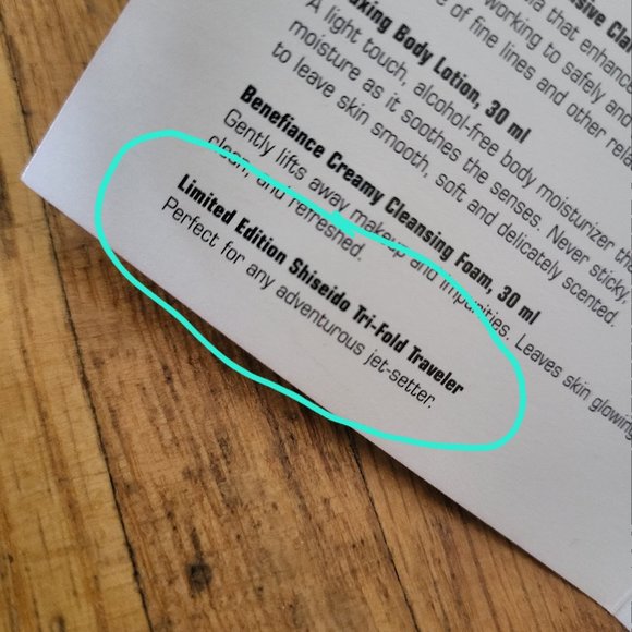 Shiseido Limited Edition Tri-fold Traveler (Bag only) - Picture 6 of 14